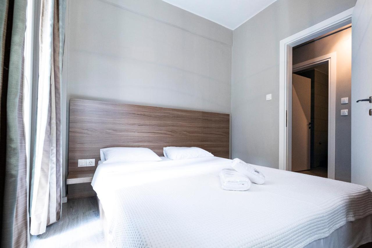 Delmare Mqueen Thessaloniki